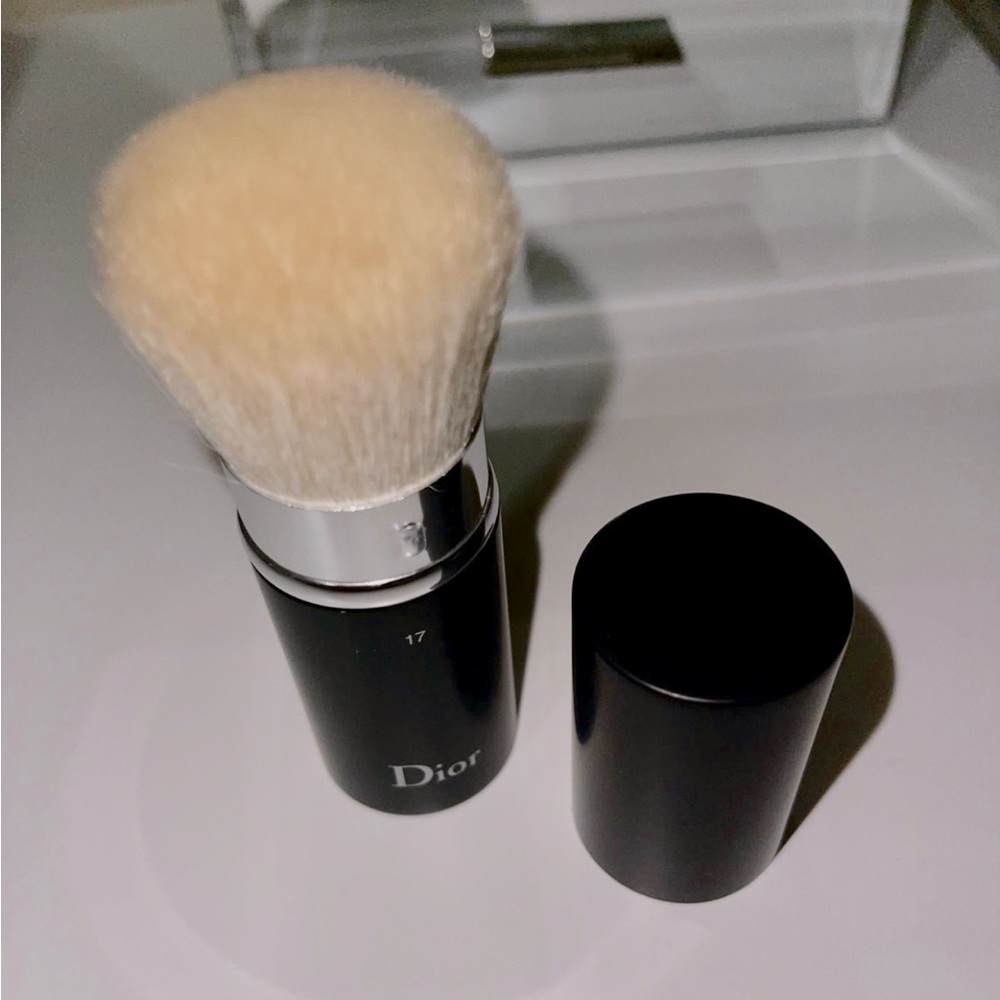 DIOR Retractable Backstage Kabuki Makeup Brush Never Used
